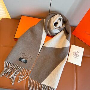 Hermès Grey & Beige Wool Scarf